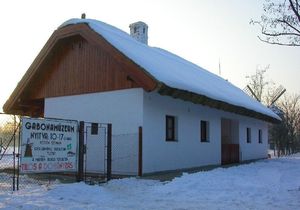 Centrul de Expoziții – Muzeul de Cereale şi Tănearul din Csaba